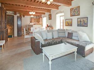 Hebergement Holiday Home Malbosc with Fireplace I : photos des chambres