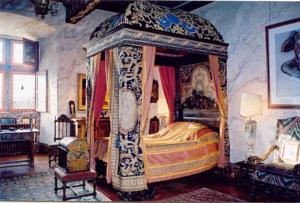 Chambres d'hotes/B&B chateau de Mauriac : Chambre Double avec Salle de Bains Privative