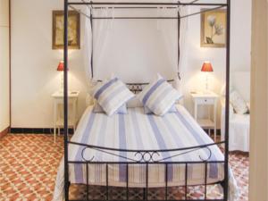 Hebergement Three-Bedroom Holiday Home in Ornaisons : Maison de Vacances de 3 Chambres 