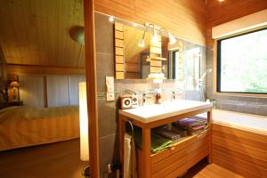 Chambres d'hotes/B&B Chambre d'hote avec sauna / maison bio climatique : photos des chambres
