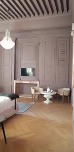 Hotel Les Chambres De La Renaissance : Suite Standard