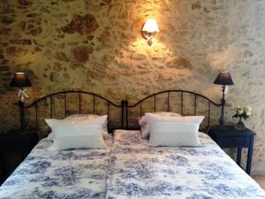 Chambres d'hotes/B&B Villa Corterra Sauternes : Chambre Lit Queen-Size Supérieure - Vue sur Piscine