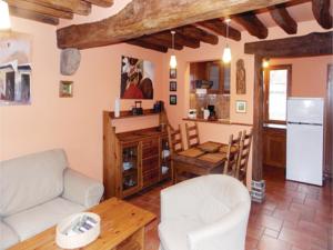 Hebergement Holiday home Breux-Sur-Avre with a Fireplace 411 : photos des chambres
