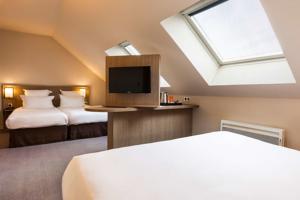 Comfort Hotel Linas - Montlhery : Chambre Lit Queen-Size avec Lit Simple - Non-Fumeurs