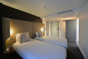 Hotel CAMPANILE PARIS - Clichy Centre : photos des chambres