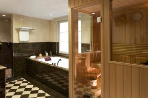 Hotel Hostellerie Des Chateaux & Spa : Chambre Familiale avec Sauna