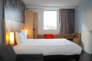 Hotel Ibis Saint-Genis-Pouilly Geneve : photos des chambres