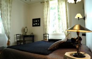Chambres d'hotes/B&B L'Oustal : Chambre Double 