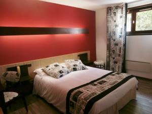 Logis Hotel Le Merle Blanc : photos des chambres