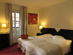 Hotel La Diligence : Chambre Familiale (Résidence Située à 100 Mètres)