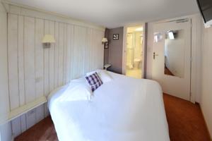 Hotel De La Cloche : photos des chambres