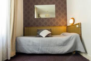 Hotel Abc Champerret : Chambre Triple avec Vue sur le Patio