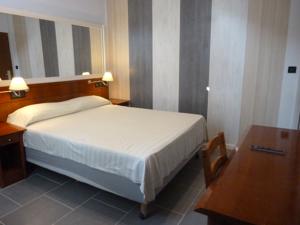 Hotel Paname Clichy : 3 Chambres Adjacentes