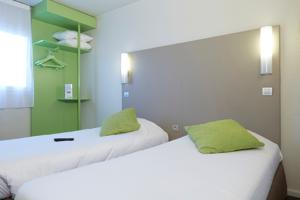 Hotel Campanile Argenteuil : Chambre Lits Jumeaux