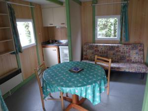 Hebergement Camping les Pinasses : photos des chambres