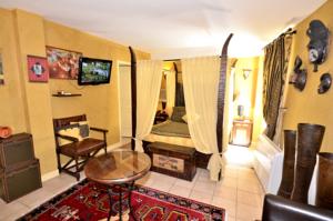 Hotel Hostellerie Du Prieure : photos des chambres