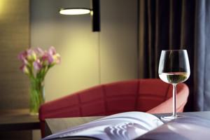 Hotel Pullman Paris Roissy Cdg Airport : Suite Lit King-Size Supérieure avec Canapé-Lit