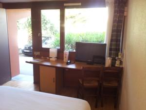 Hotel Campanile Perpignan Sud : Chambre Triple (2 Lits Simples + 1 Lit Junior)