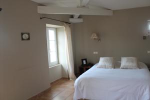 Hotel de Mirmande : Chambre Double Confort avec Baignoire 
