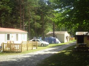 Hebergement Camping L'Adrech : photos des chambres
