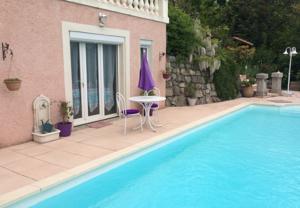 Appartement Studio independant dans villa avec piscine a Gap : photos des chambres