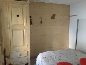 Appartement Saint Jean Montclar : photos des chambres
