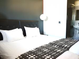 Best Hotel - Montsoult La Croix Verte : Chambre Lits Jumeaux Supérieure