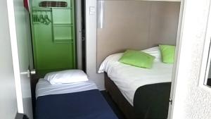 Hotel Campanile Annecy - Cran Gevrier : Chambre Triple (1 Lit Double, 1 Lit Enfant)