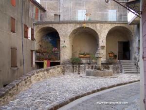 Hebergement Gite Loisirs Provence : photos des chambres
