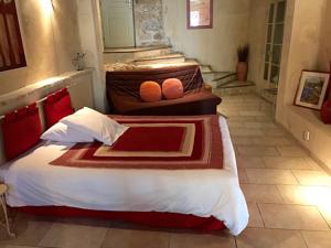 Hotel Logis Le Mas Et La Flambee Du Luberon : photos des chambres