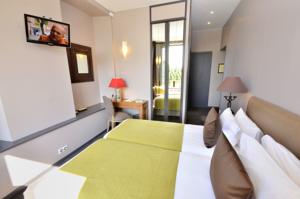 Hotel AUBERGE DU CHATEAU BLEU : photos des chambres