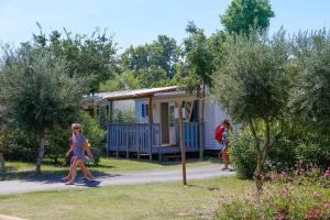 Hebergement Lagrange Grand Bleu Vacances – Camping Le Bosc : photos des chambres