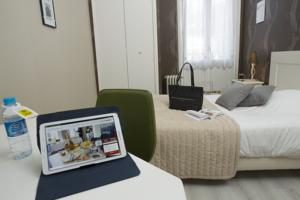 Logis Hotel De La Basilique : Chambre Simple
