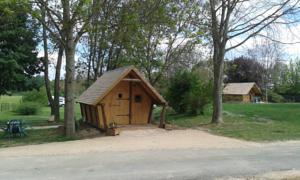 Hebergement Camping de Tournus - Drole de cabane : photos des chambres