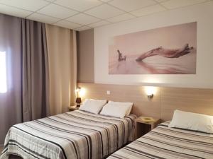 Hotel du Midi - Logis International : Chambre Triple
