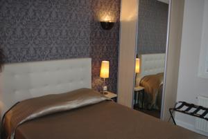 Hotel De Troyes : photos des chambres