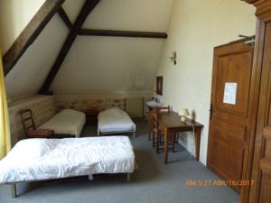 Hotel Chateau de Montrame : Chambre Familiale avec Salle de Bains Commune
