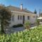 Hebergement Three-Bedroom Holiday Home in Plazac : photos des chambres