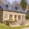 Hebergement One-Bedroom Holiday Home in Trebrivan : photos des chambres