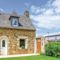 Hebergement One-Bedroom Holiday Home in Goudelin : photos des chambres
