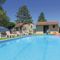Hebergement Three-Bedroom Holiday Home in Beaulieu : photos des chambres