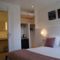 Hotel-Restaurant Le Minervois ( au nord de Carcassonne ) : photos des chambres