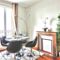 Appartement In artist village of Montmartre with view on Sacre Coeur : photos des chambres