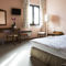 Hotel Hostellerie Saint Florent : photos des chambres