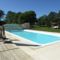 Hebergement A rural home with large swimming pool - MAISON DES LIS (House of Lilies) : photos des chambres
