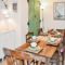 Appartement Three-Bedroom Apartment in Puy I'Eveque : photos des chambres