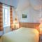 Hebergement Five-Bedroom Holiday Home in St. Paul de Varax : photos des chambres