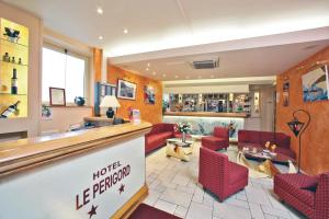 Logis Hotel Le Perigord : photos des chambres