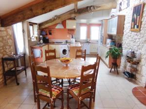 Hebergement Holiday Home Plaisance with a Fireplace 04 : photos des chambres