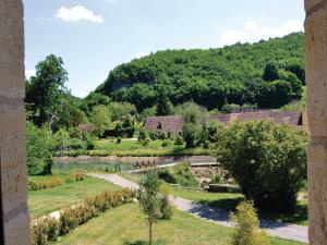 Hebergement Holiday home Les Eyzies 74 with Outdoor Swimmingpool : photos des chambres